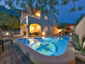 Villa Tomo